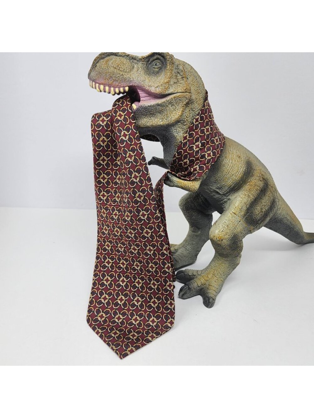 Paolo Gucci Design Burgundy Chainlink Men's Necktie